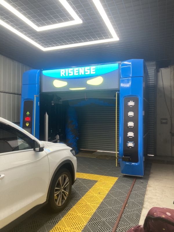 Automatische Saphir-Farb-Rollover-Autowaschmaschine CF380 mit Smart-Ad-Bildschirm