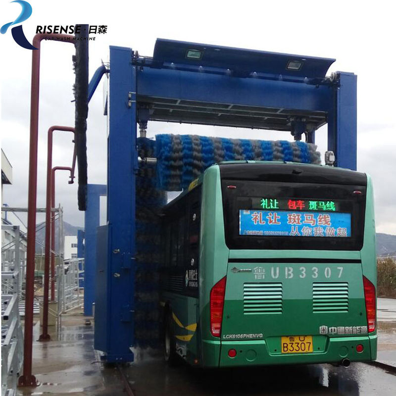 CB730 Buswaschmaschine mit drei Bürsten